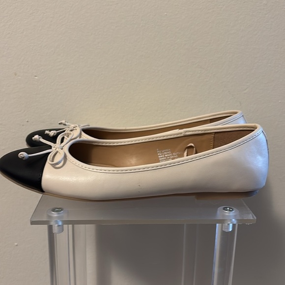 Express Black and Cream Flats with Bow Detail - Picture 9 of 13